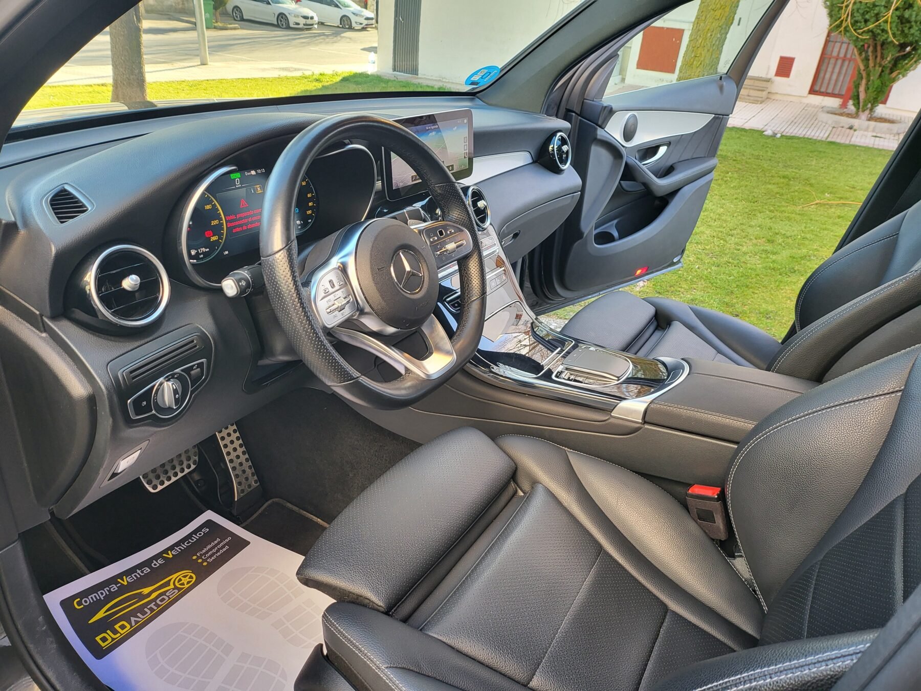 MERCEDES-BENZ GLC COUPE 300 de AMG 4 MATIC