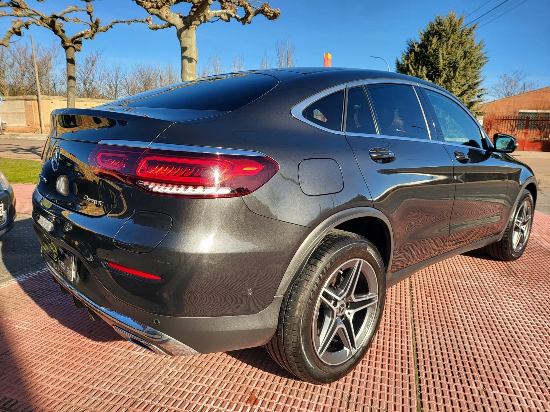 MERCEDES-BENZ GLC COUPE 300 de AMG 4 MATIC