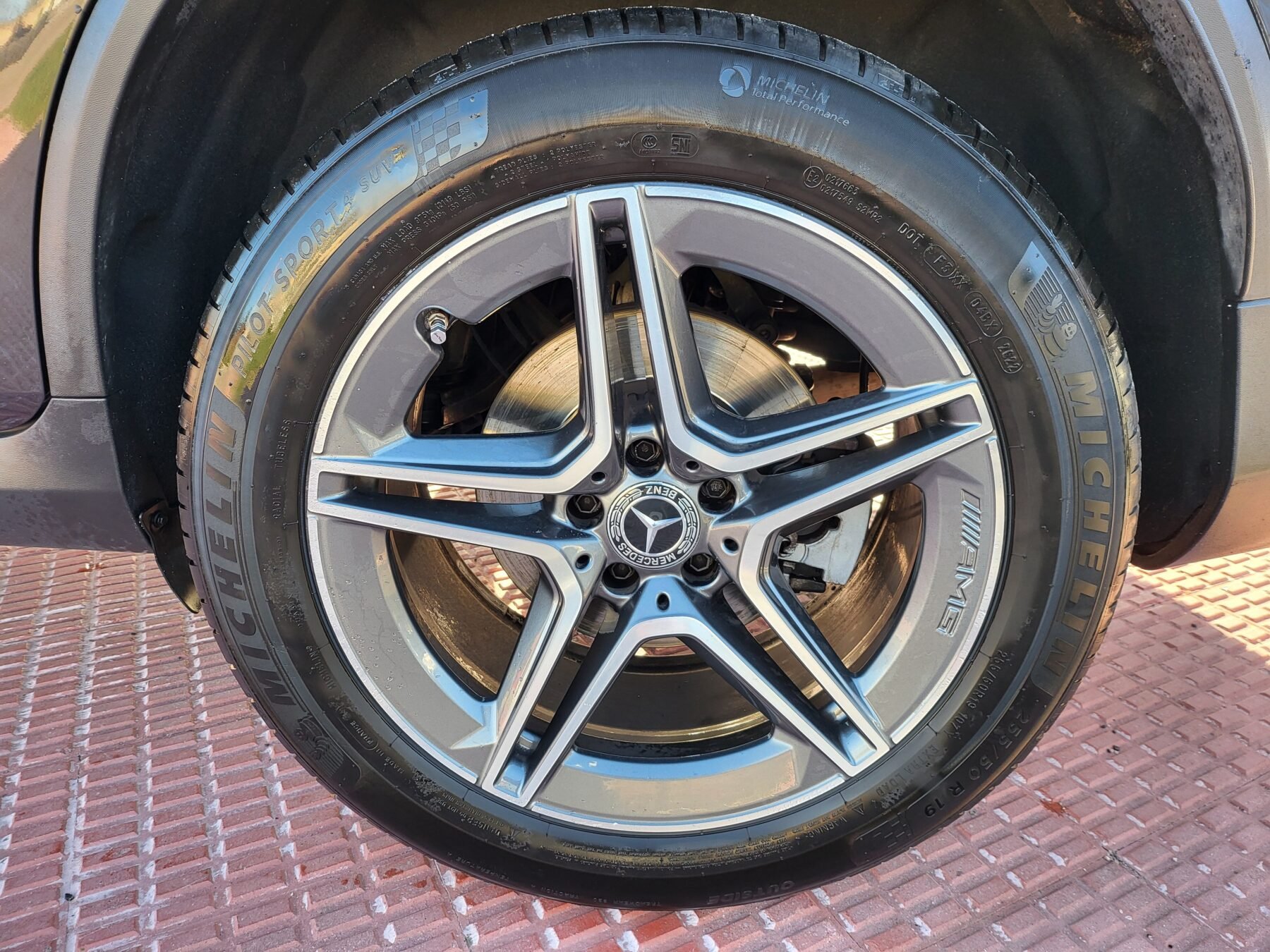 MERCEDES-BENZ GLC COUPE 300 de AMG 4 MATIC