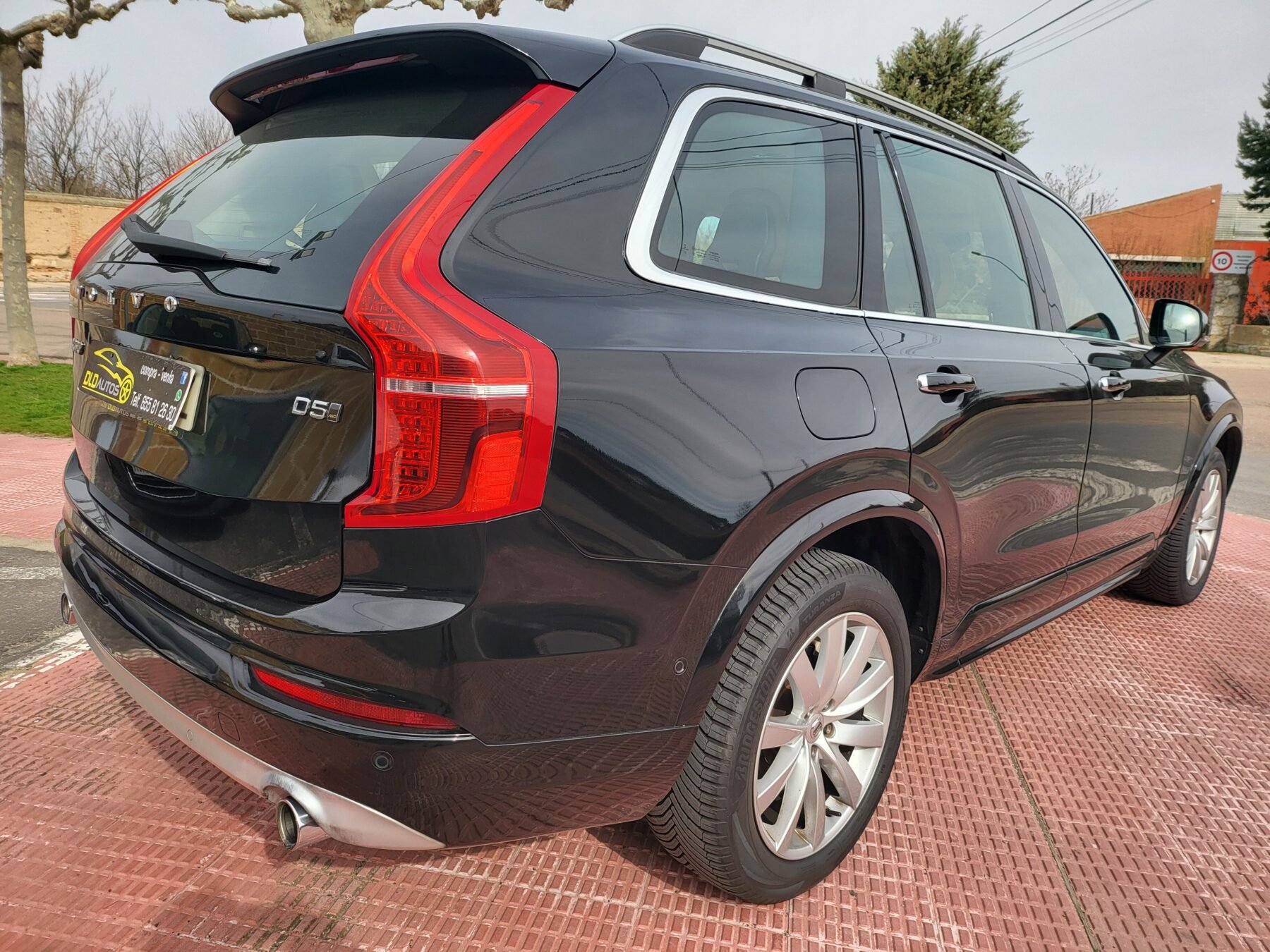 VOLVO XC90 MOMENTUM D5