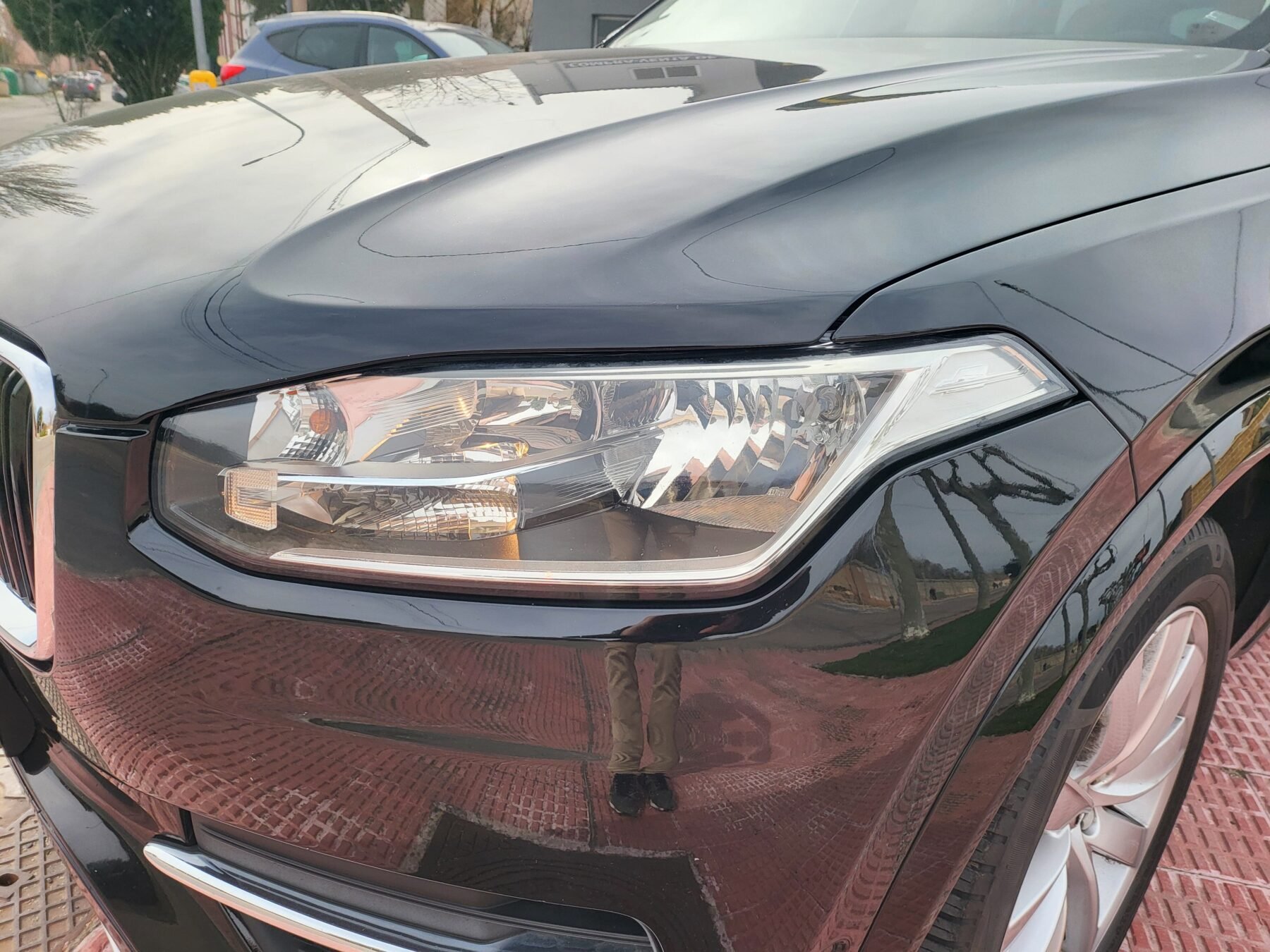 VOLVO XC90 MOMENTUM D5