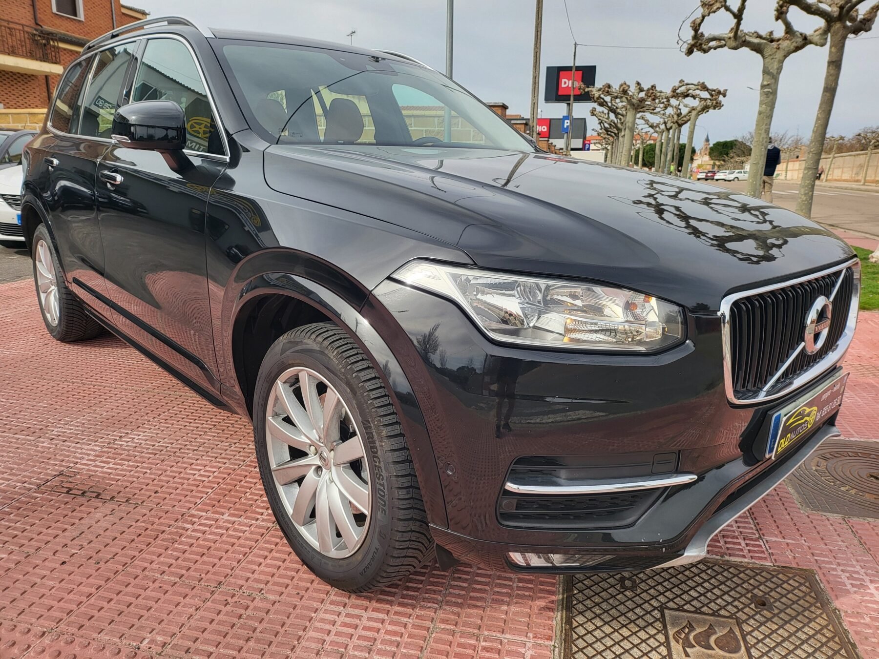 VOLVO XC90 MOMENTUM D5