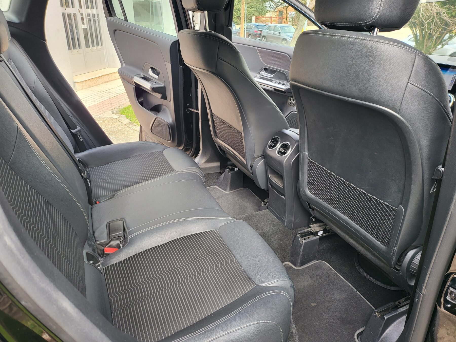 MERCEDES-BENZ GLA 250 E