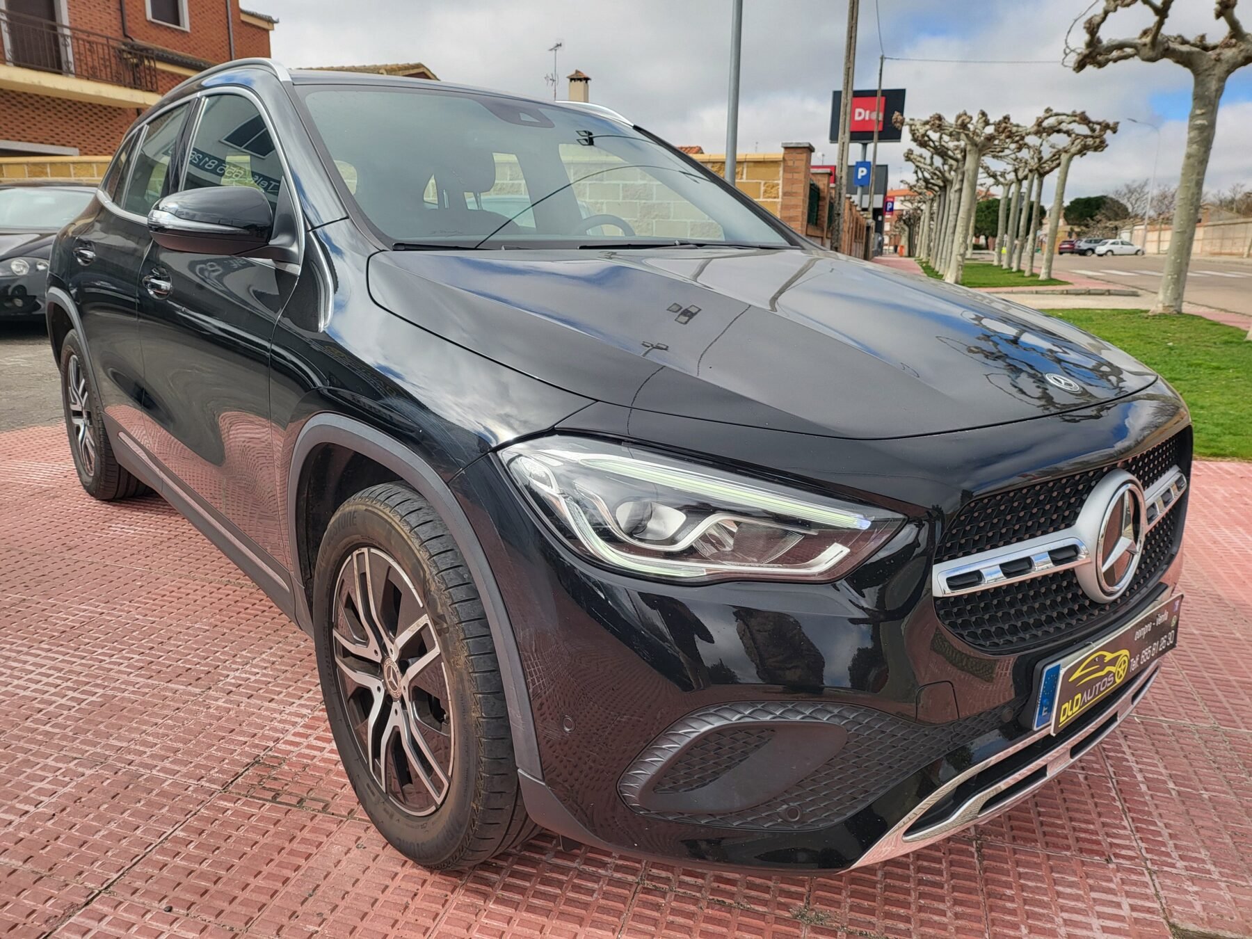 MERCEDES-BENZ GLA 250 E