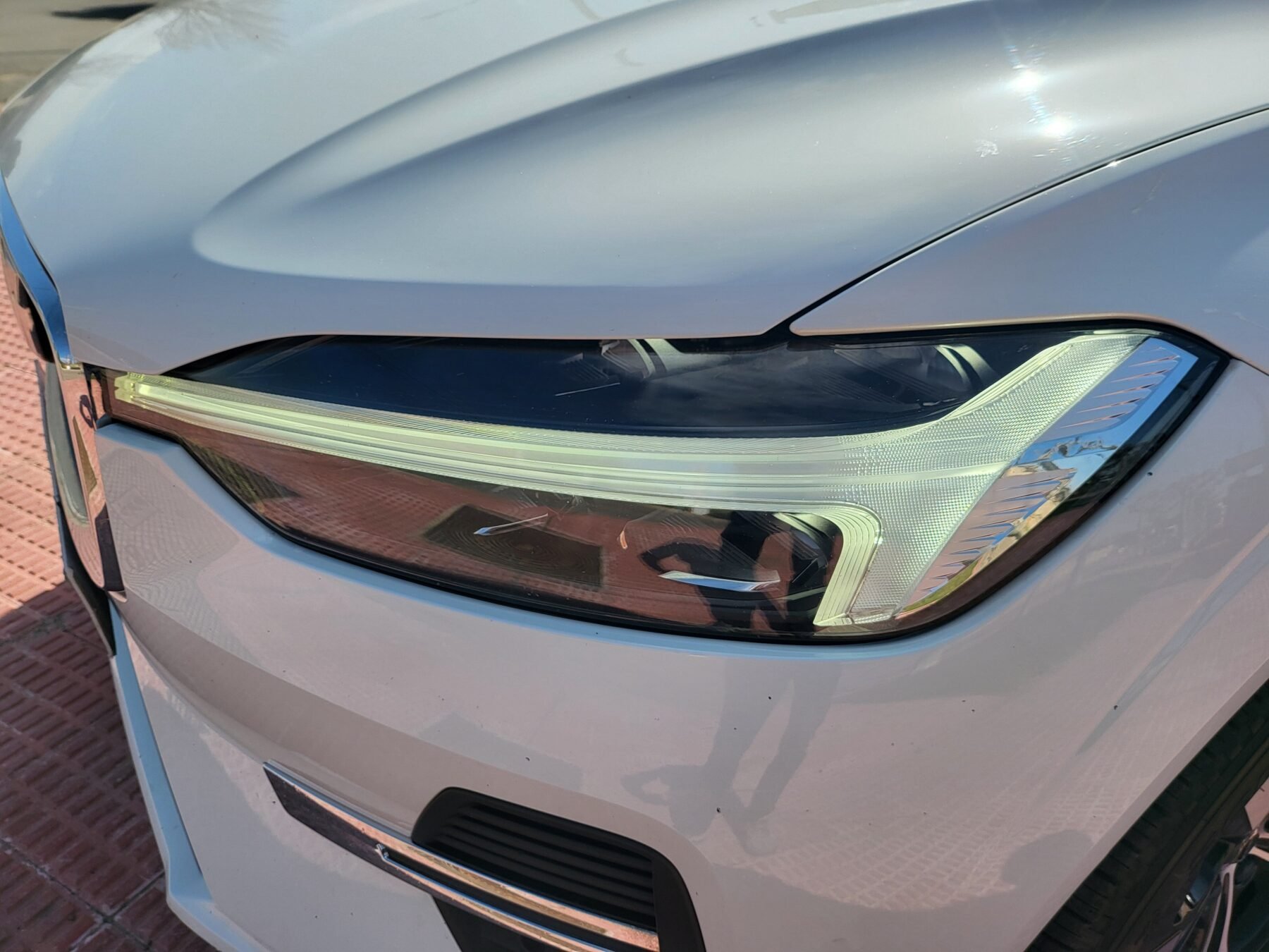 VOLVO XC60 B4 D Momentum Pro