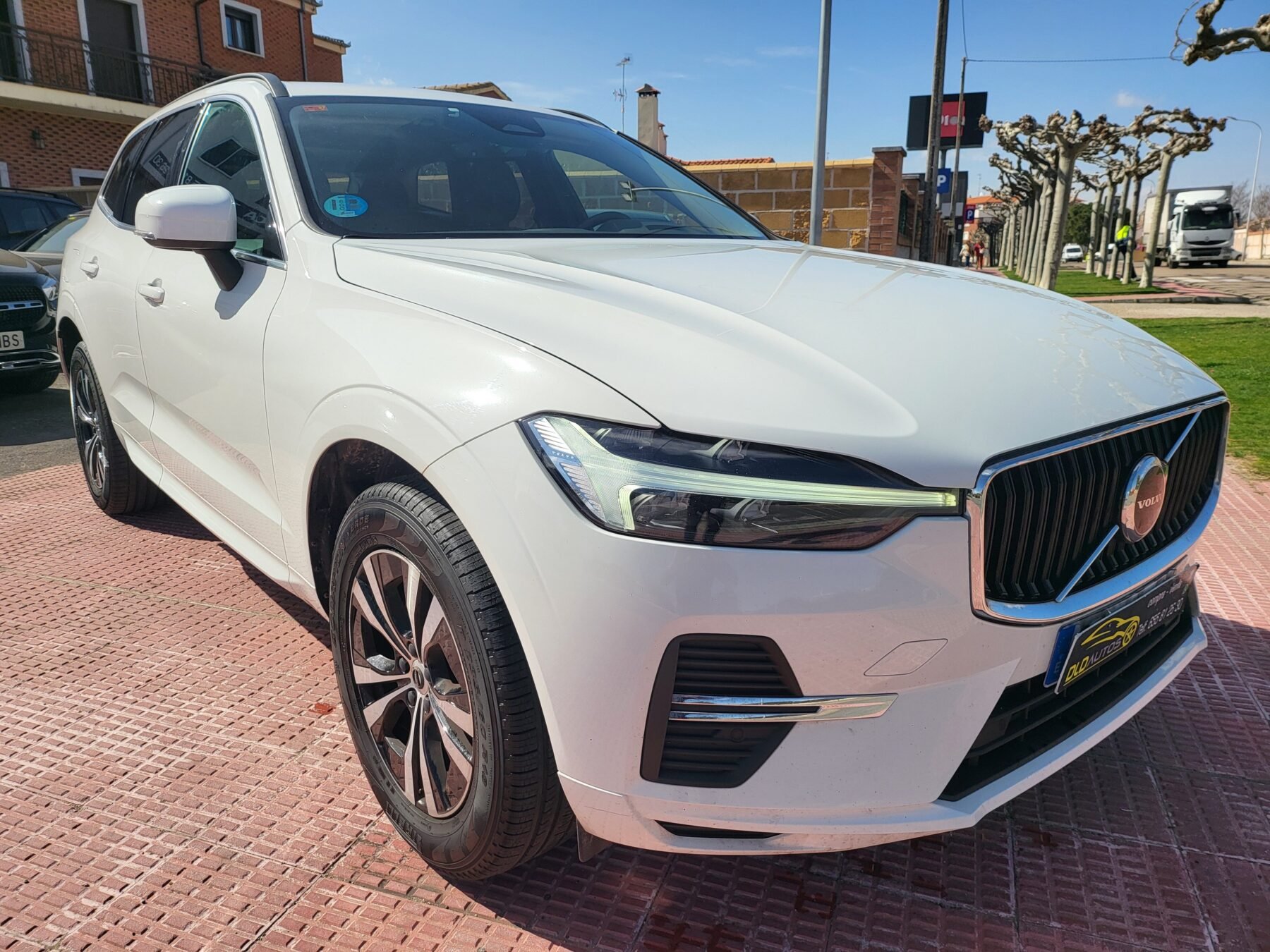 VOLVO XC60 B4 D Momentum Pro