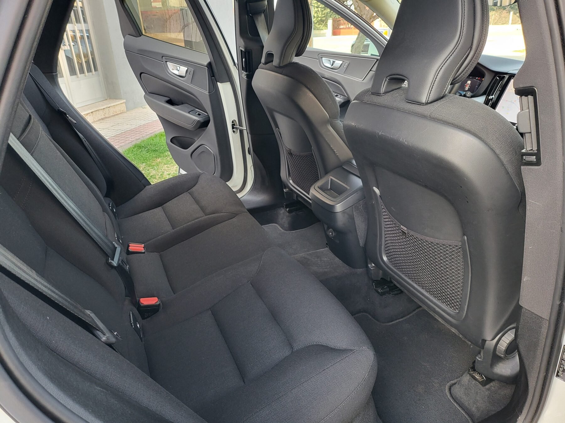 VOLVO XC60 B4 D Momentum Pro