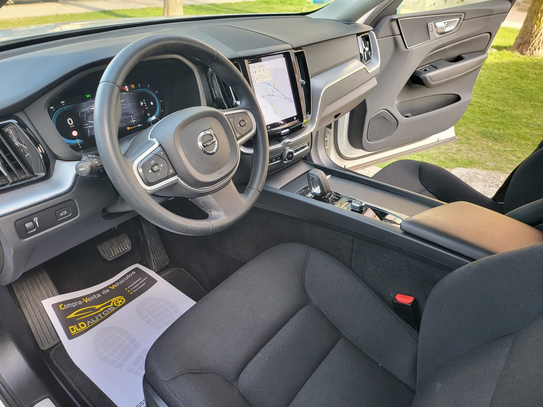 VOLVO XC60 B4 D Momentum Pro