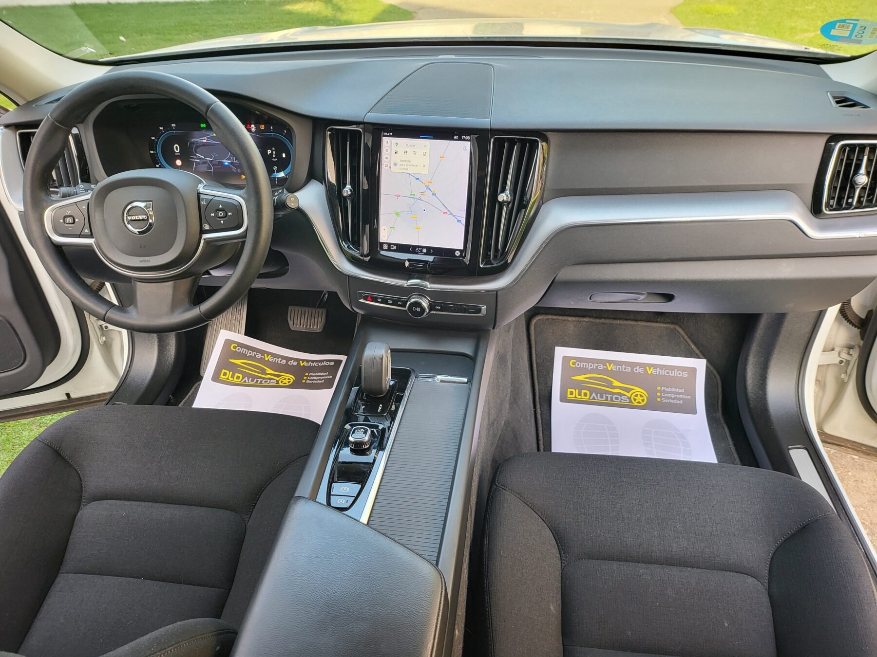 VOLVO XC60 B4 D Momentum Pro