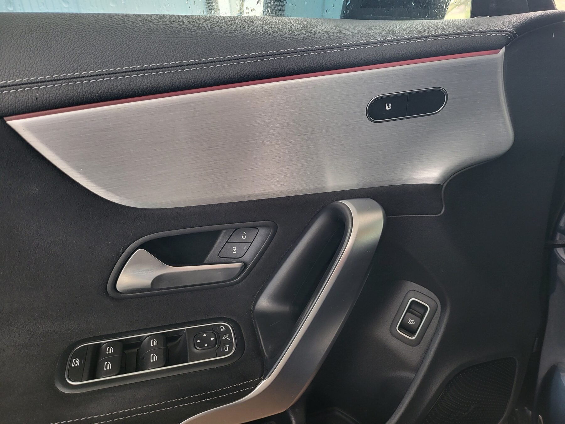 MERCEDES-BENZ CLA 200 D AMG EDITION