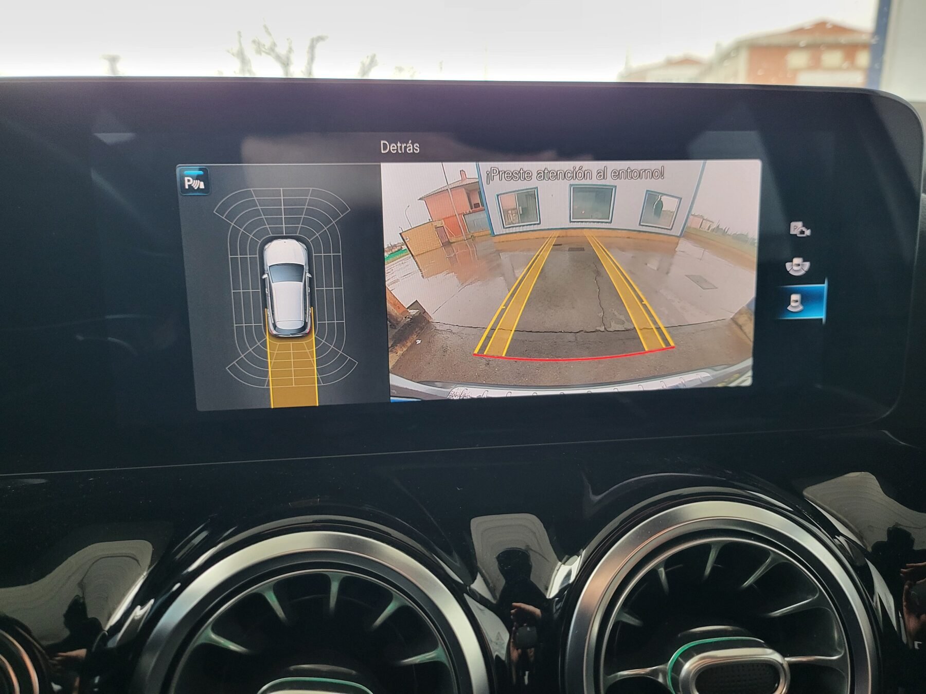 MERCEDES-BENZ GLA 200 D AMG