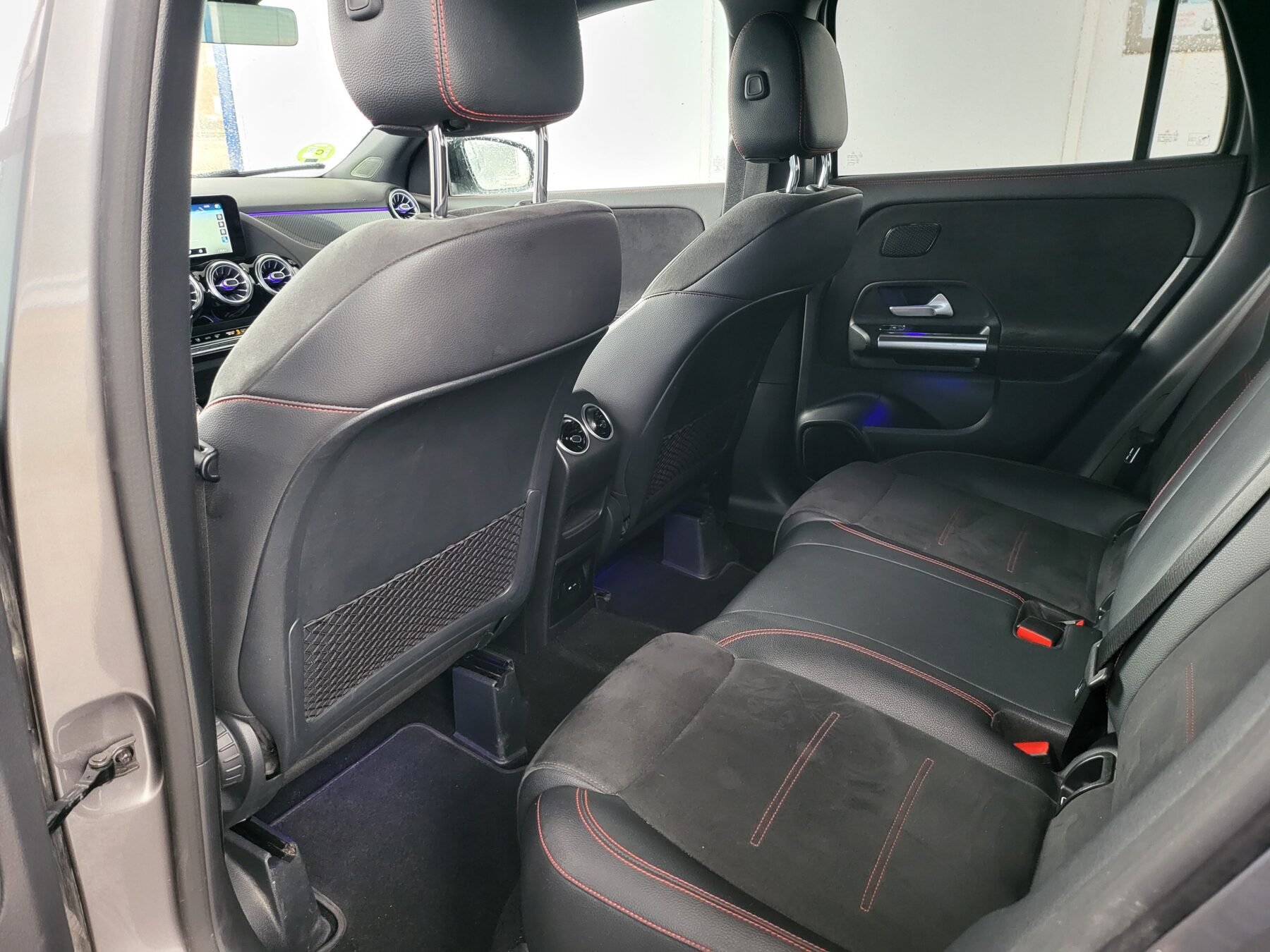 MERCEDES-BENZ GLA 200 D AMG