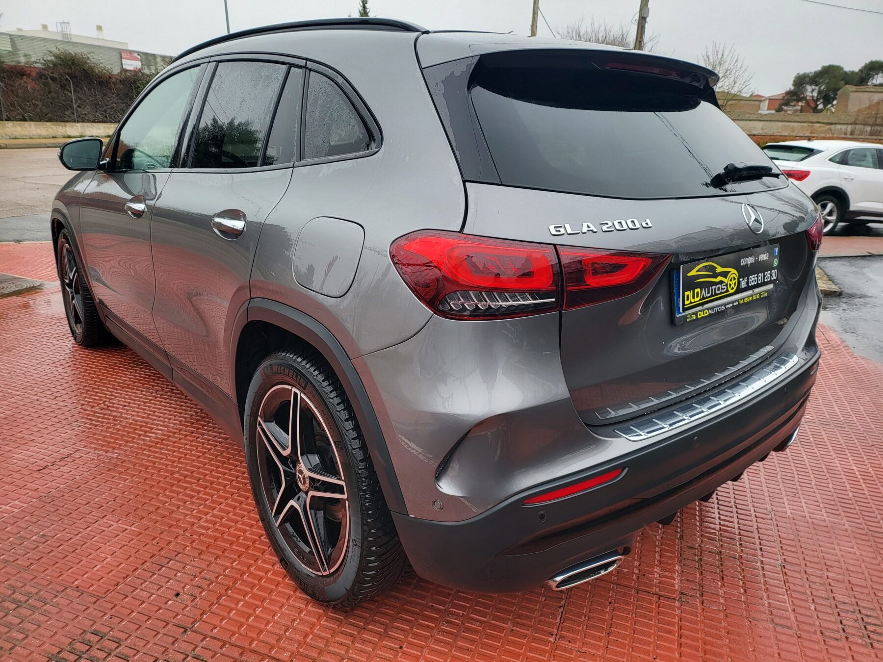 MERCEDES-BENZ GLA 200 D AMG
