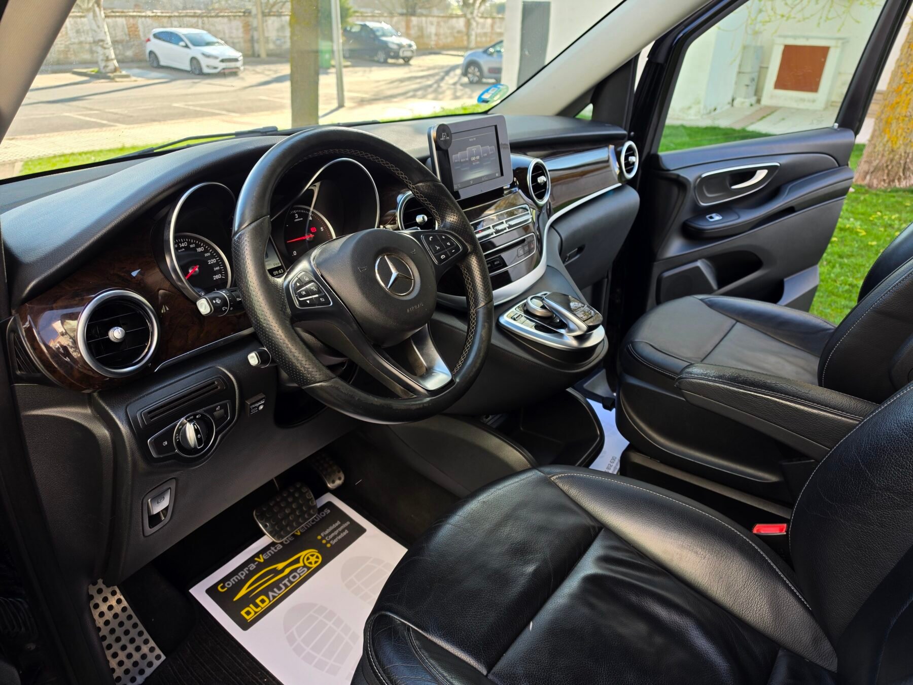 MERCEDES-BENZ CLASE V 220 D