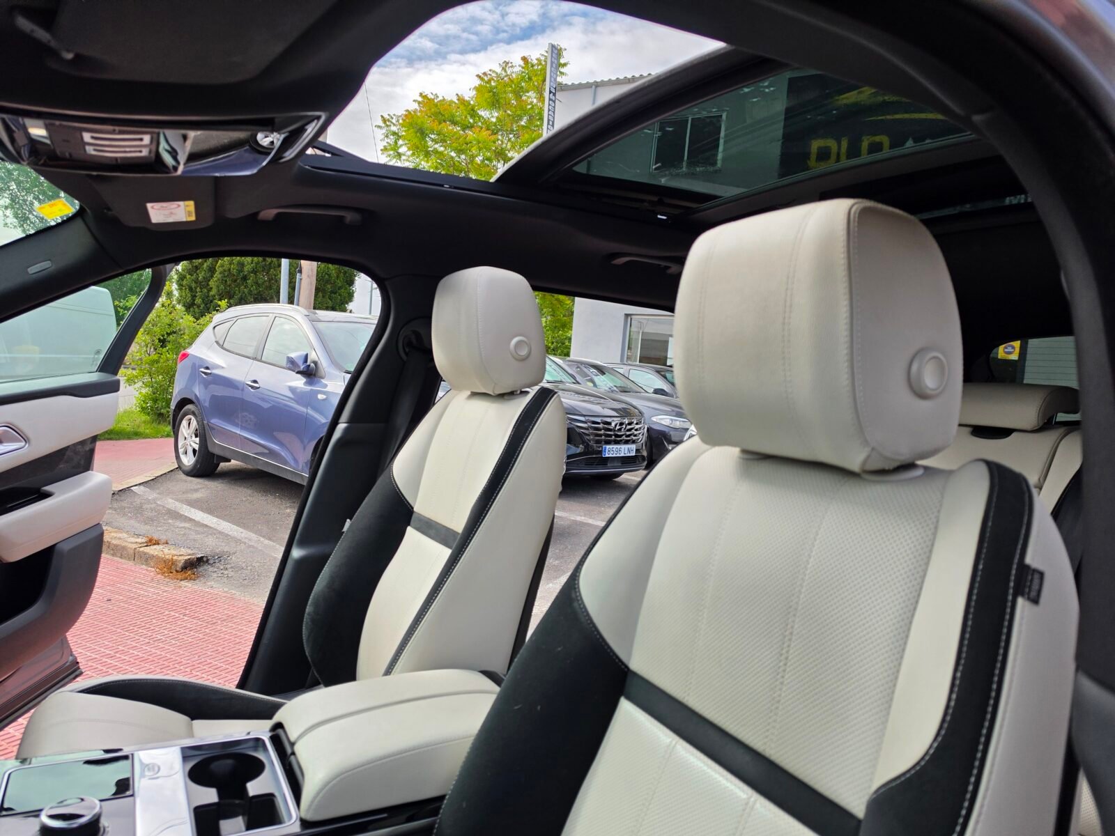 LAND-ROVER Range Rover Velar 3.0 D R DYNAMIC 