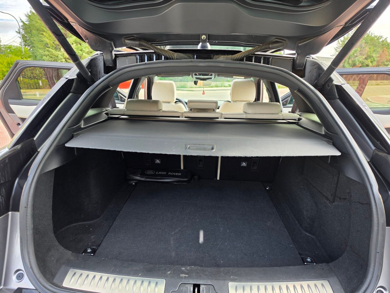 LAND-ROVER Range Rover Velar 3.0 D R DYNAMIC 