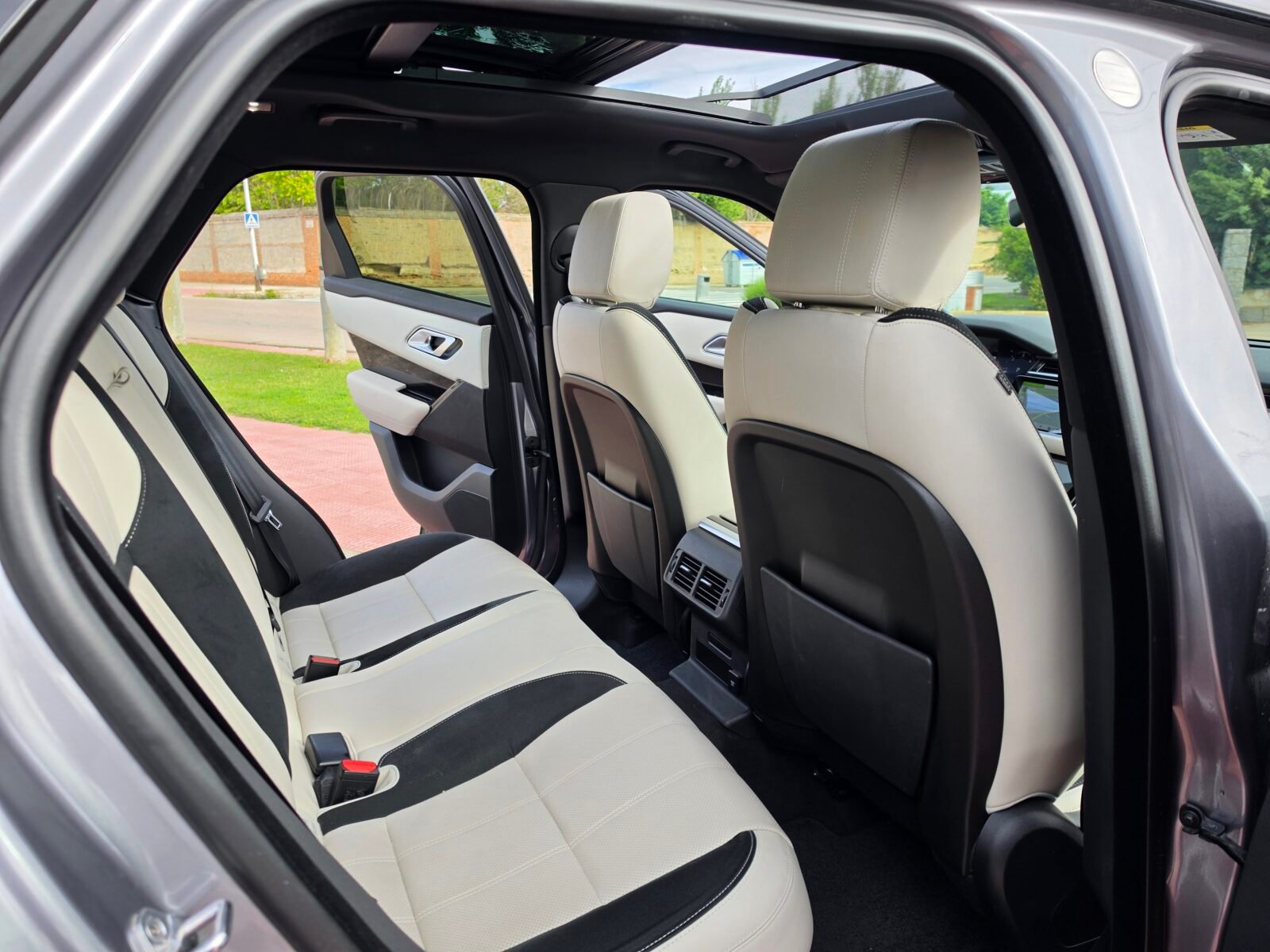 LAND-ROVER Range Rover Velar 3.0 D R DYNAMIC 