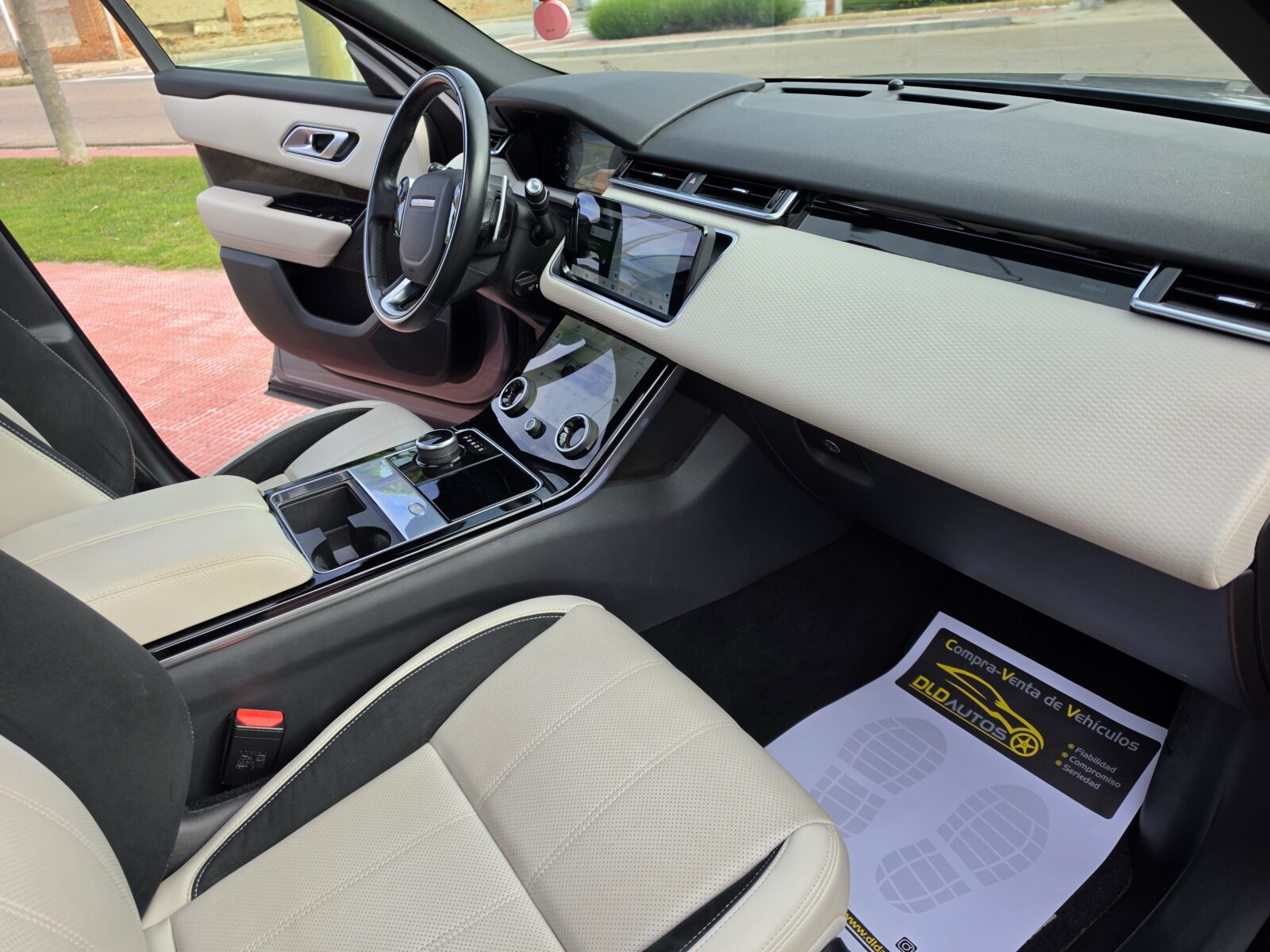 LAND-ROVER Range Rover Velar 3.0 D R DYNAMIC 