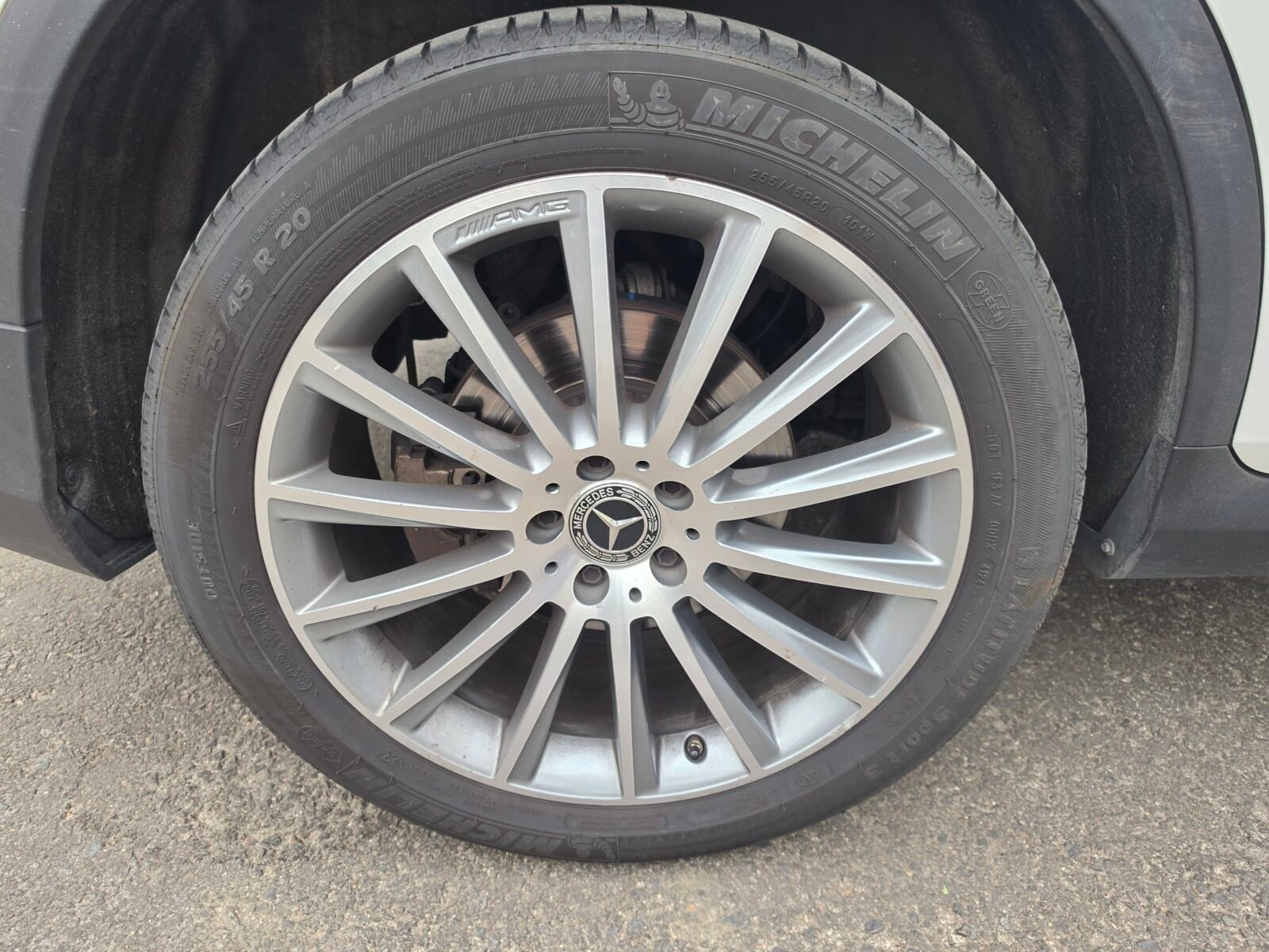 MERCEDES-BENZ GLC 200D AMG 4 MATIC