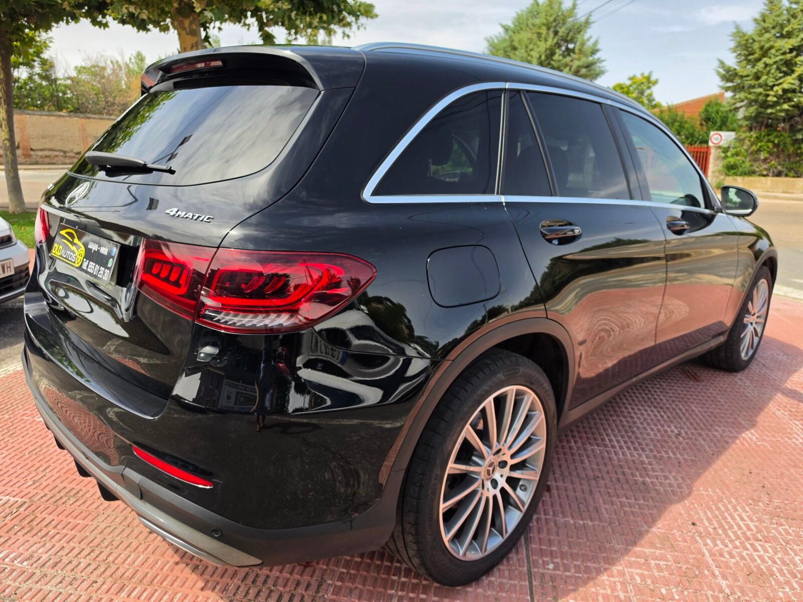 MERCEDES-BENZ GLC 220D AMG 4 MATIC