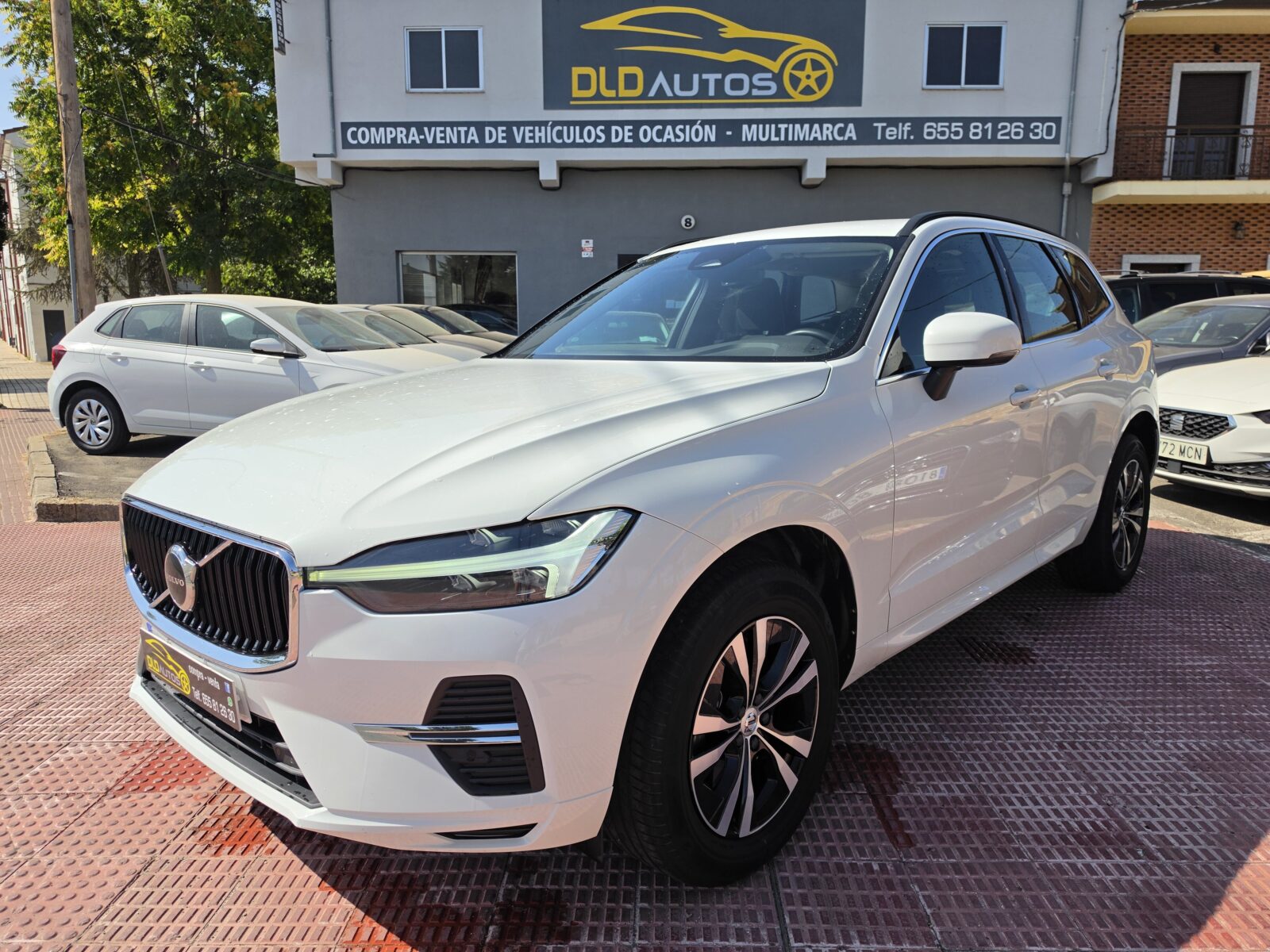 VOLVO XC60 B4D MOMENTUM PRO 