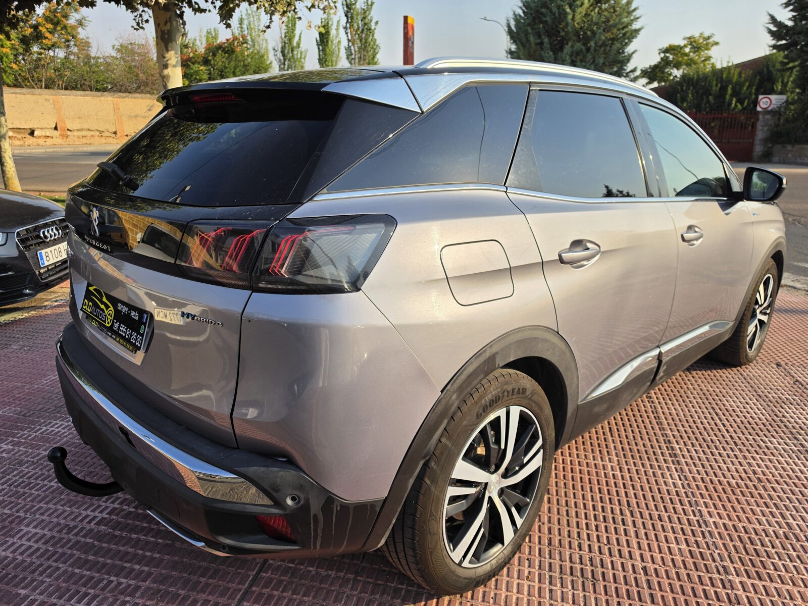 PEUGEOT 3008 300 e-EAT8 GT